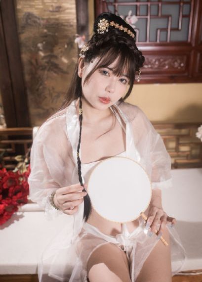 欧美黑白头像胡子男_完整无删减版