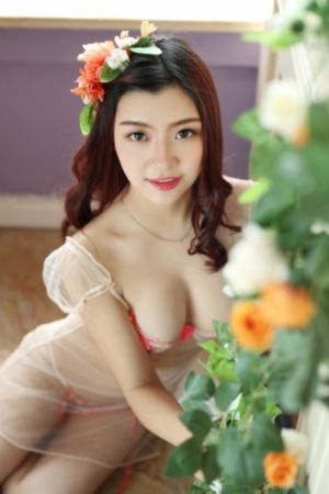 欧美模特泳装秀高清_超清免费观看