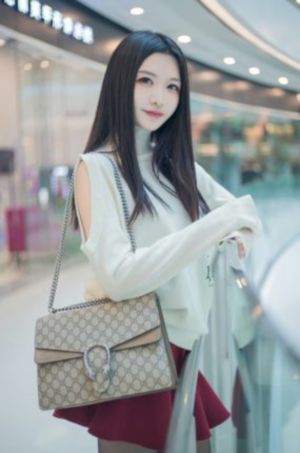 美女两腿大开露出毛毛_DVD免费观看