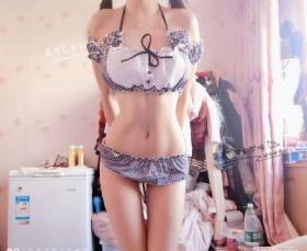 欧美黑白女生头像高冷_国产剧电影全集观看
